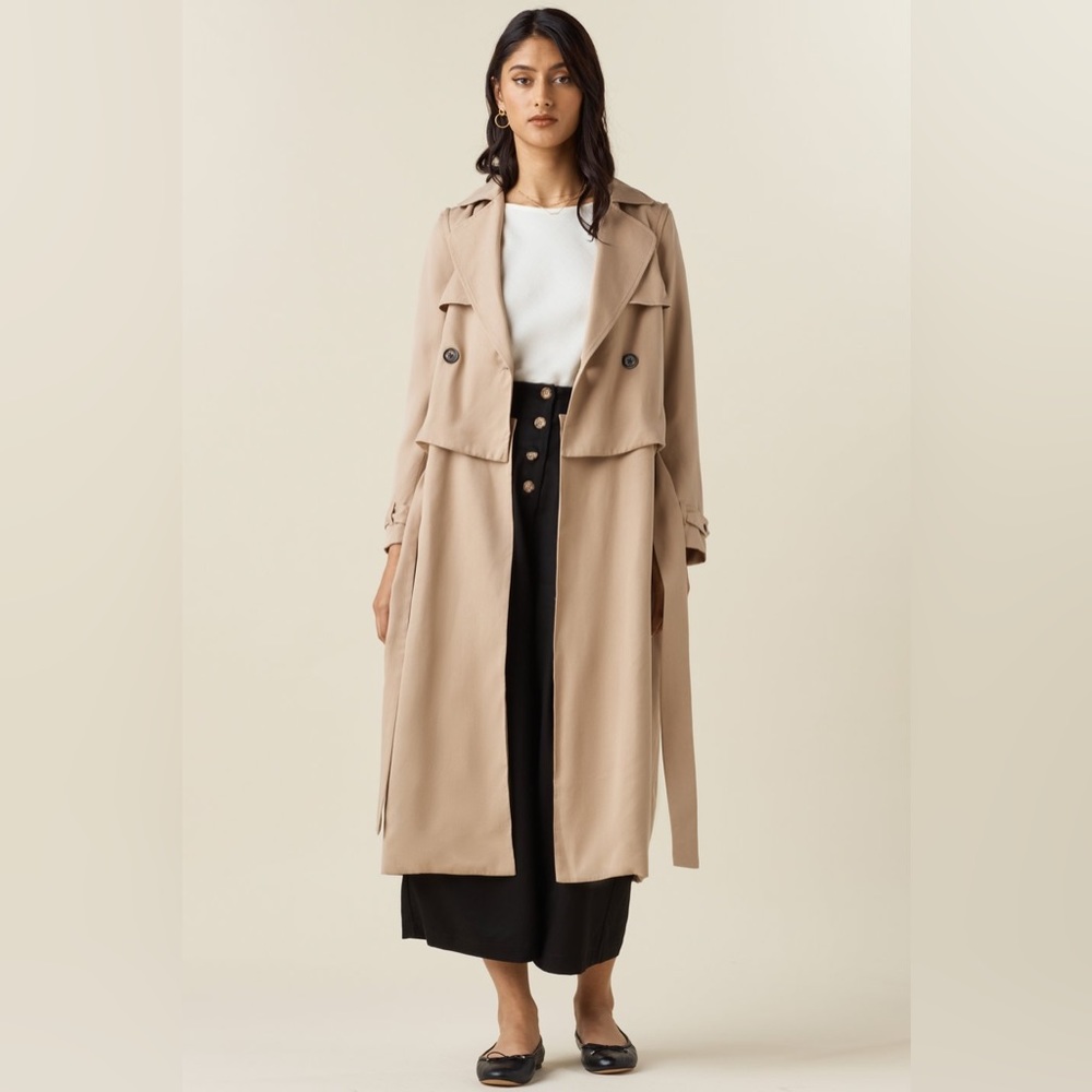 ***LOOKING FOR*** Vetta Capsule Convertible Trench Coat Size S or M